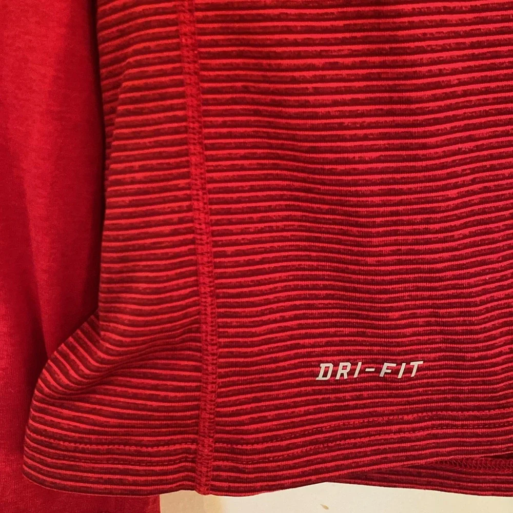 Nike red tonal stripe long sleeve performance hoodie tee Sz M